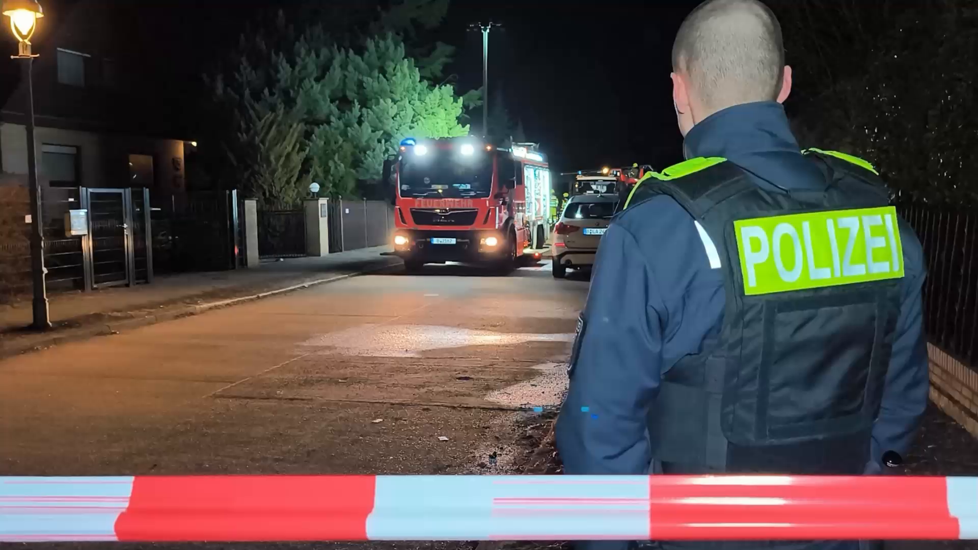 Video: Hausbrand am Donnerstagnachmittag in Berlin-Spandau fordert ein Todesopfer