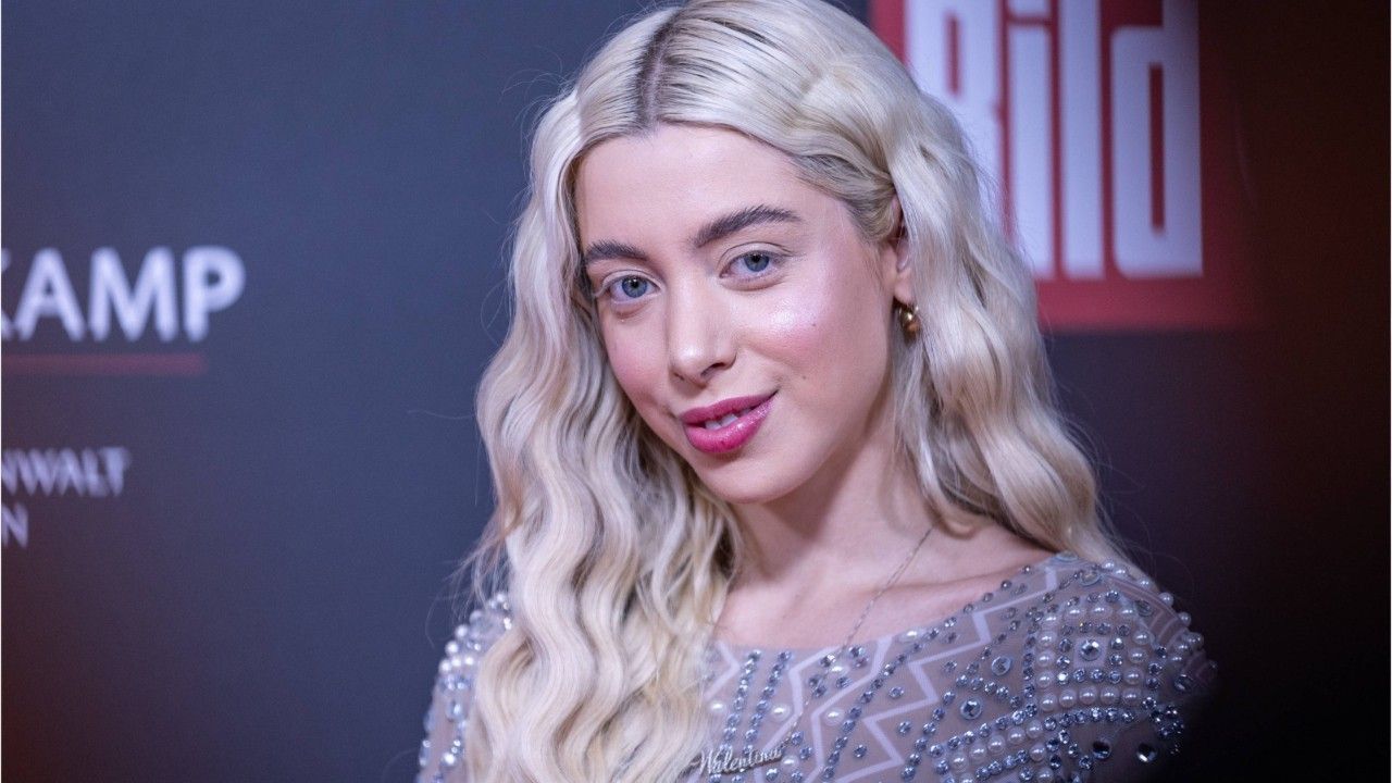 "Fame Fighting": Walentina provoziert schon auf dem roten Teppich