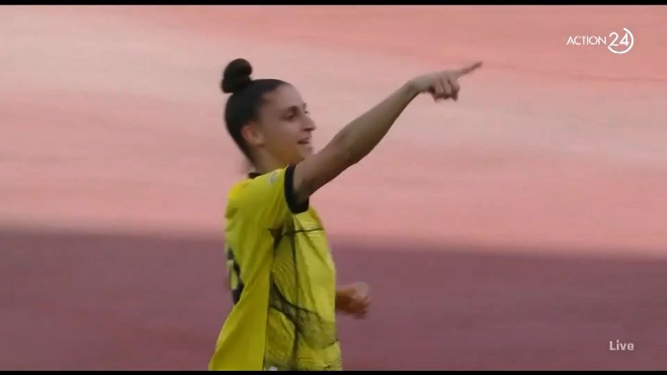 Η άπιαστη κεφαλιά της Βιολάρη για το 1-0 της ΑΕΚ (VIDEO)