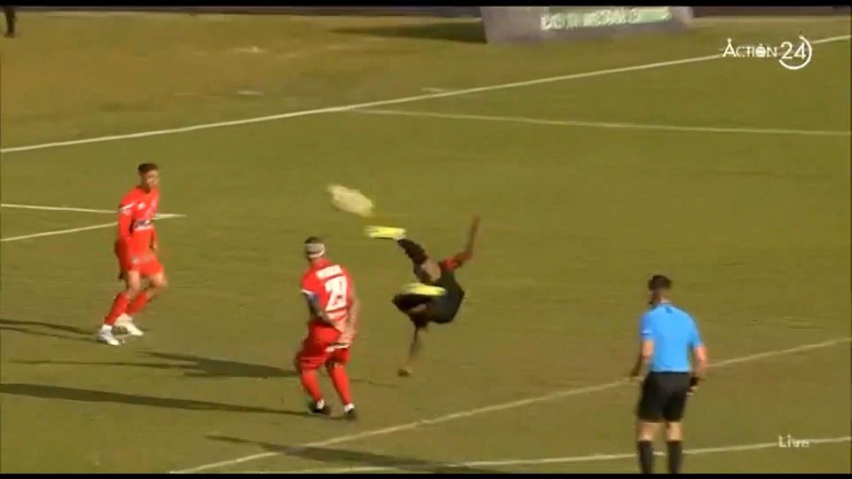 Super League 2: Ο Σεμπά με απίθανο ανάποδο ψαλίδι έβαλε το γκολ της χρονιάς! (VIDEO)
