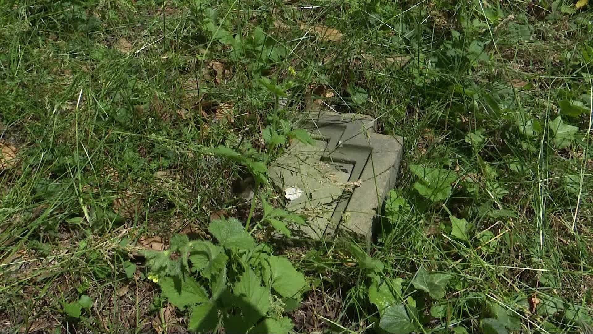 a.tv compact: Desecrated cemetery graves