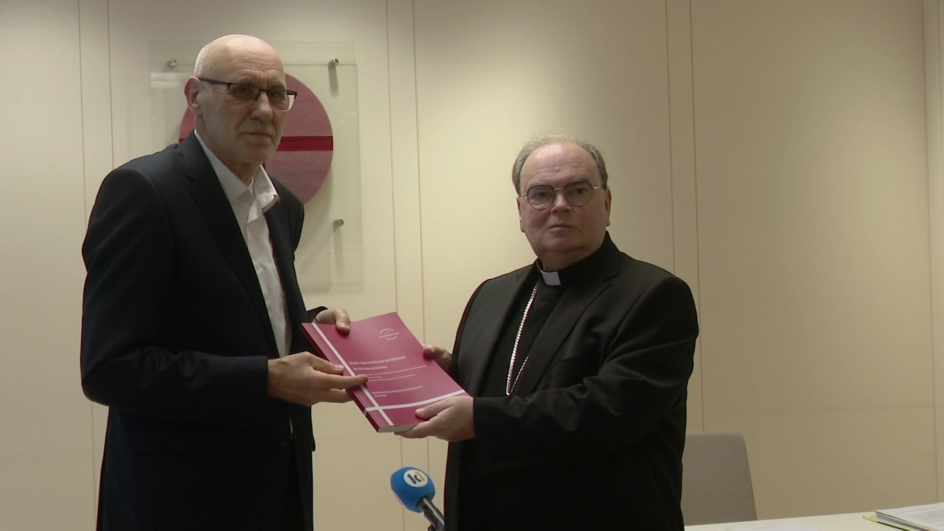 Video: Missbrauchsskandal: Bistum Augsburg stellt sich seiner Vergangenheit