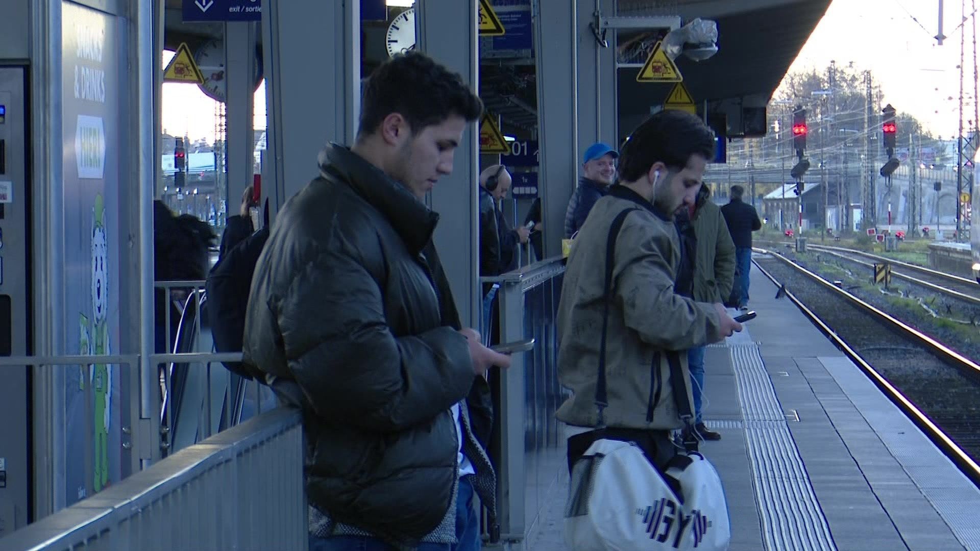 Video: Bahn-Chaos – Plötzliche Streckensperrung trifft Fahrgäste hart