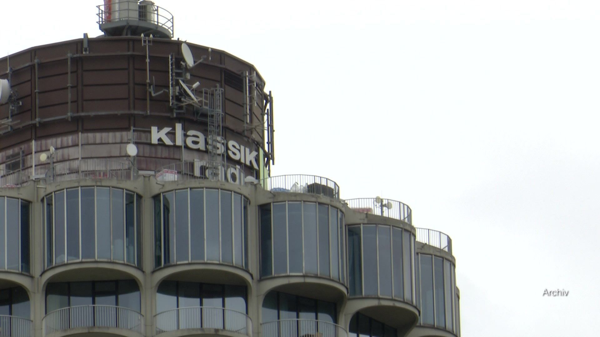 Video: a.tv kompakt: Tatverdächtiger nach Hotelturmbrand festgenommen
