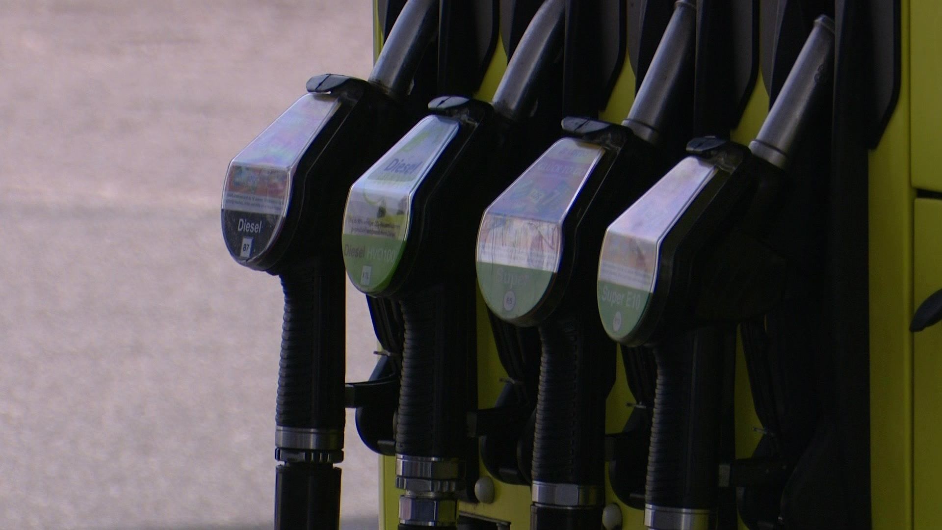 Video: Hohe Spritpreise – Bundestag diskutiert neuen Gesetzentwurf