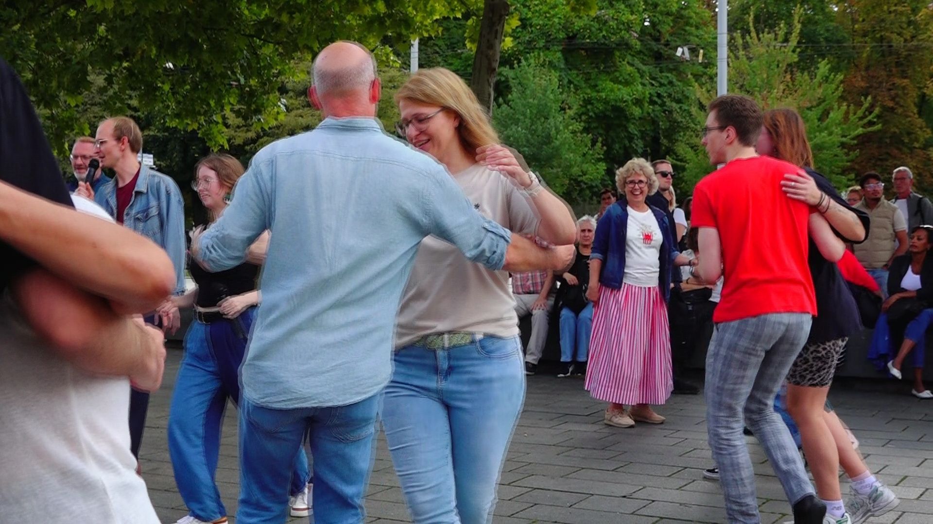 Video: Vom Swing bis Hip-Hop: Warum in Augsburg alle tanzen
