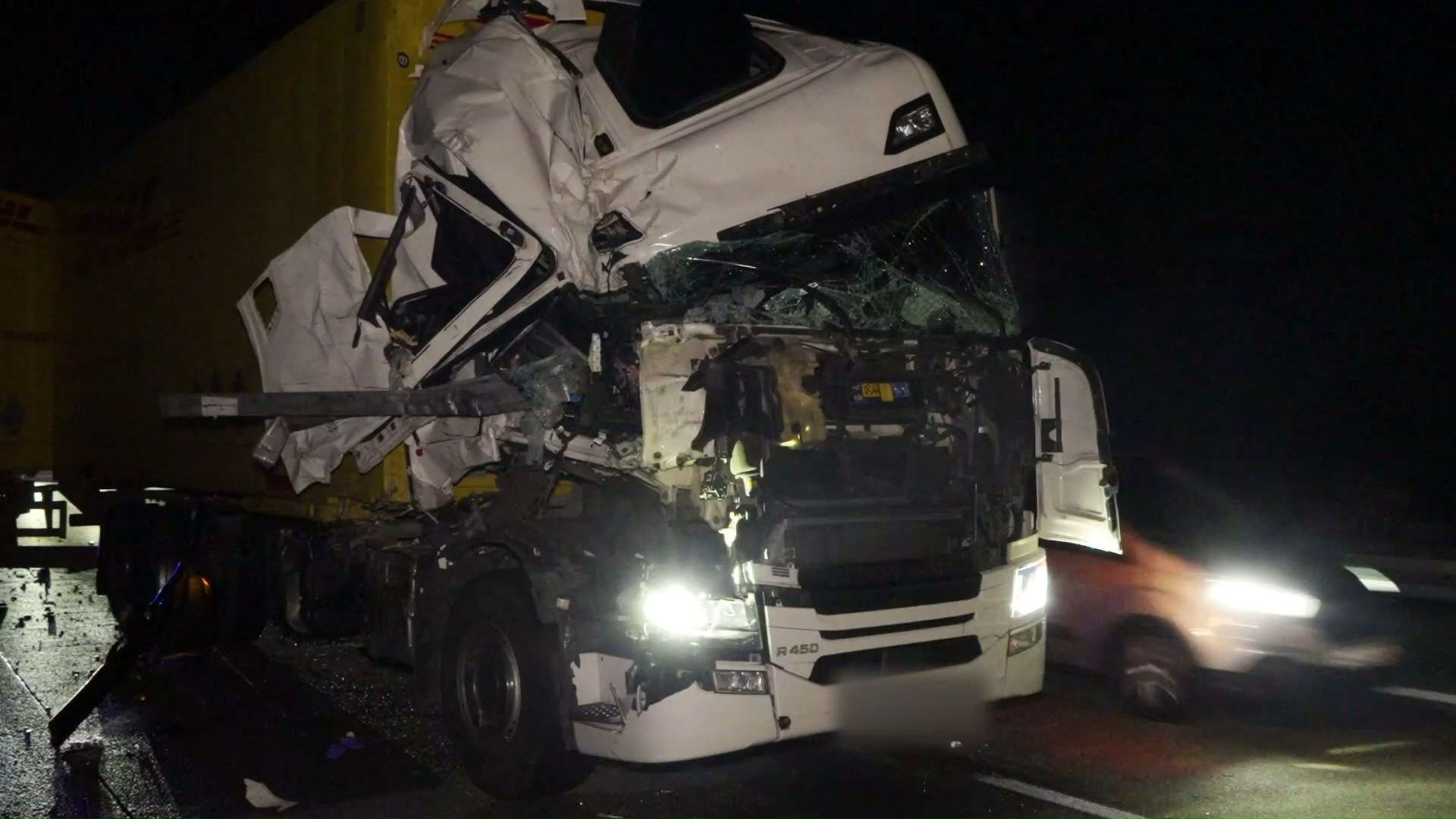 Video: Schwerer LKW-Unfall auf der A5 bei Bruchsal