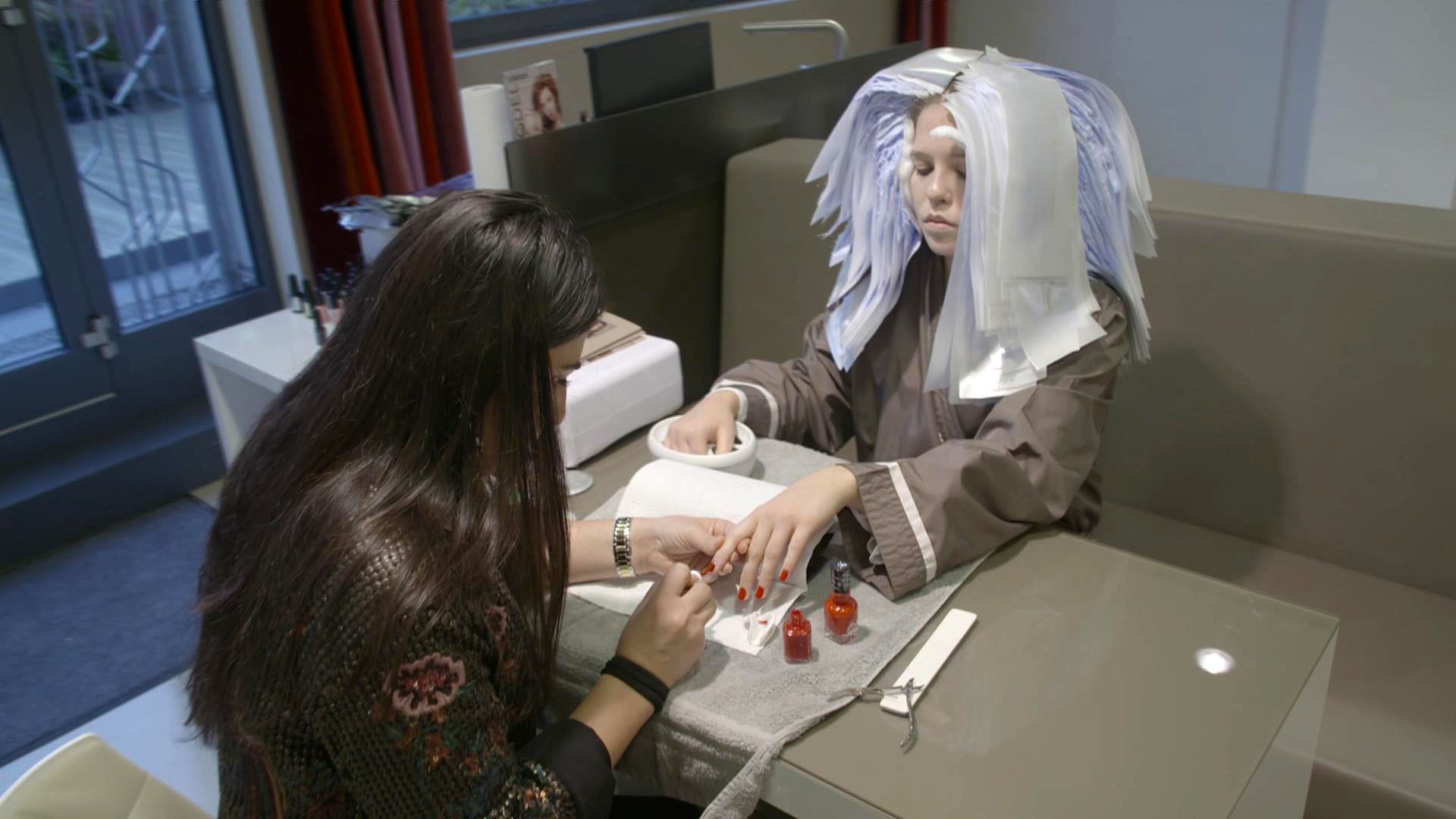 Betreurt Rebecca haar korte-haarbeslissing?