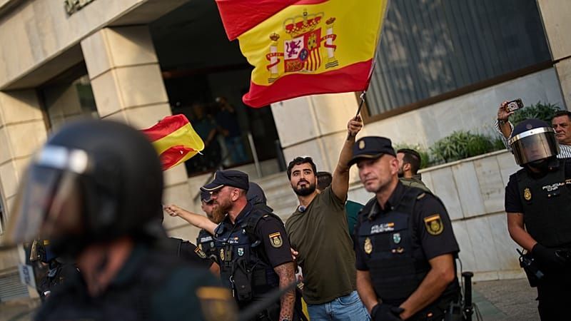 Video: Ceutas Migrationskrise bringt Proteste auf die Straßen