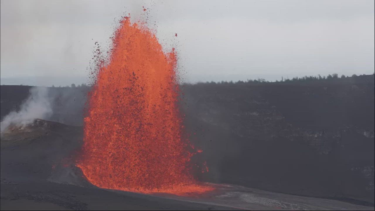 Video: US: Dramatisches Schauspiel zeigt Lavafontänen am Gipfel des Kilauea