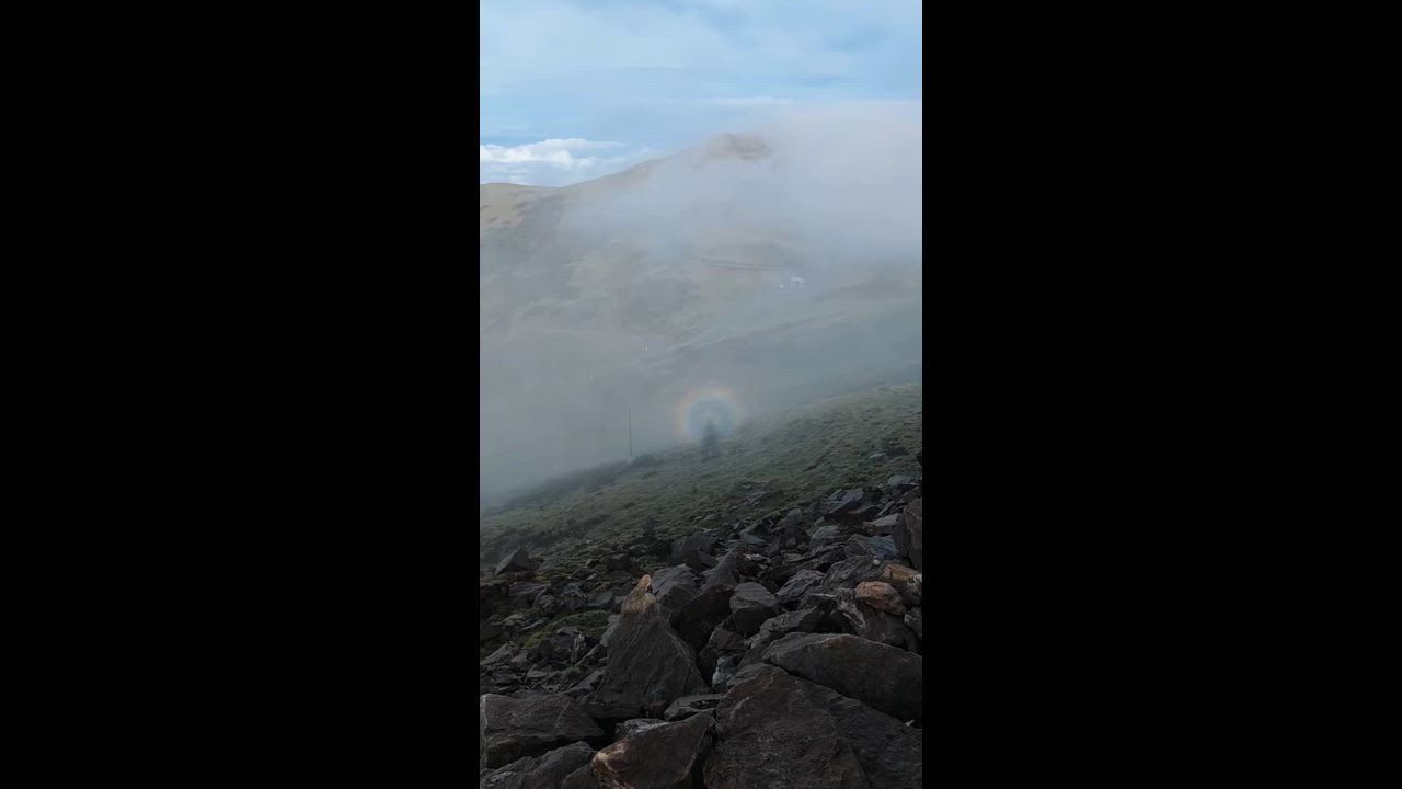 Video: China: Wutai-Berg enthüllt atemberaubendes Buddha-Licht-Phänomen