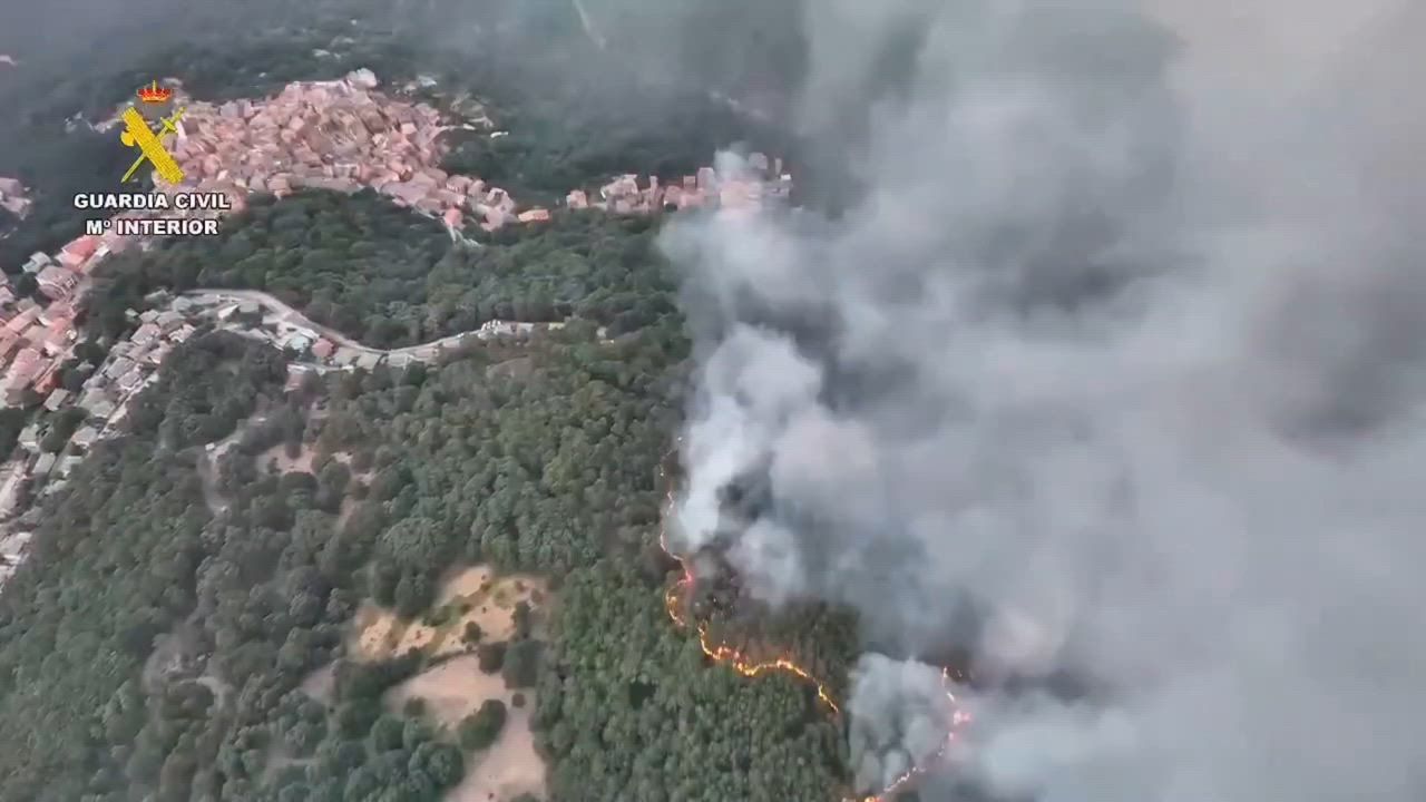 Video: Spanien: DROHNE – Spanien kämpft weiter gegen große Waldbrände, während extreme Hitze zurückkehrt