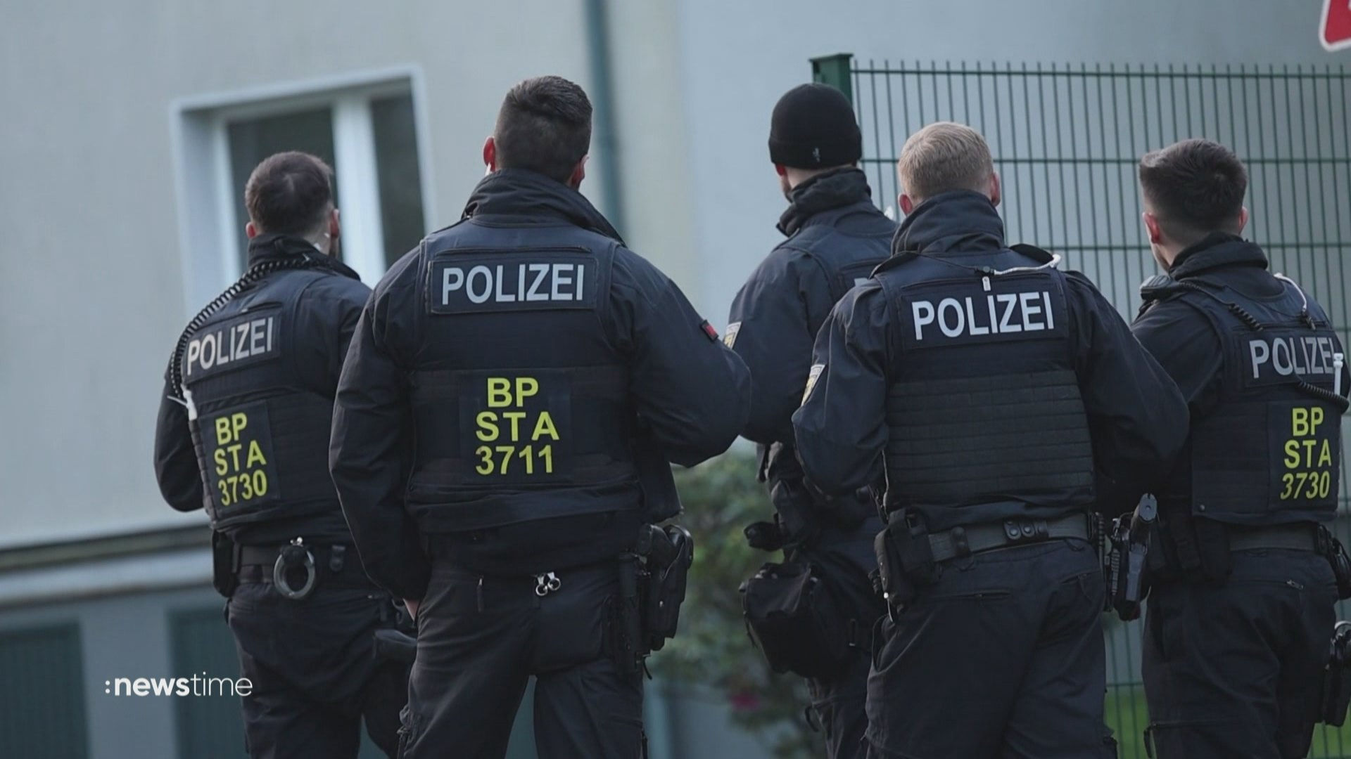 "Luxus"-Schleuserbande: Reichen Ausländern Aufenthaltstitel verkauft