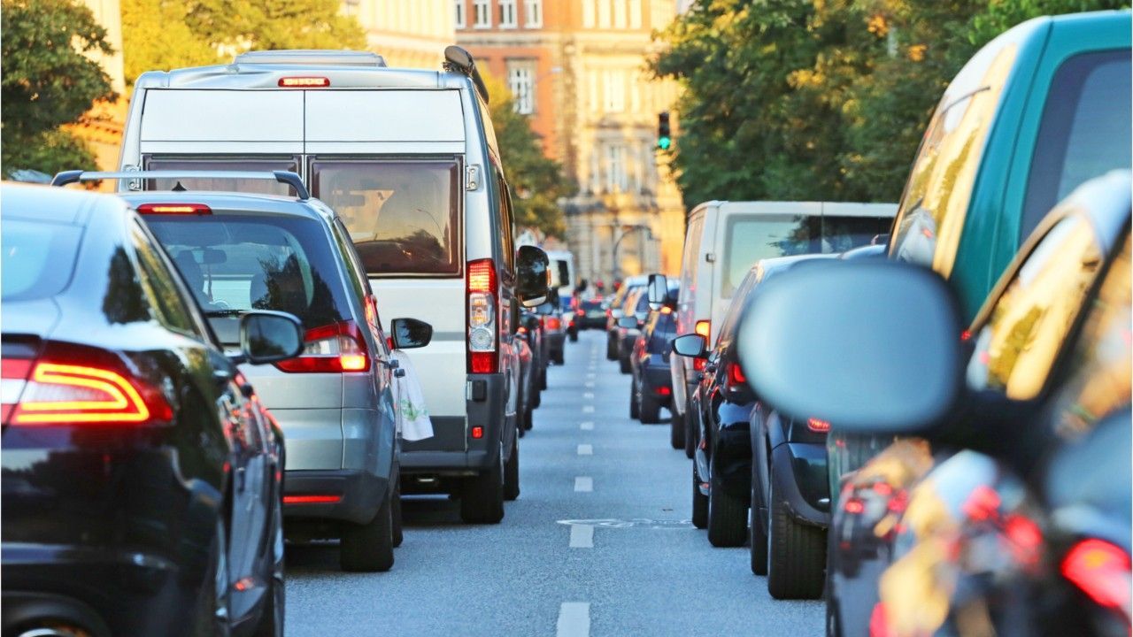 Umfrage: Diese Verkehrsregel brechen die meisten Autofahrer