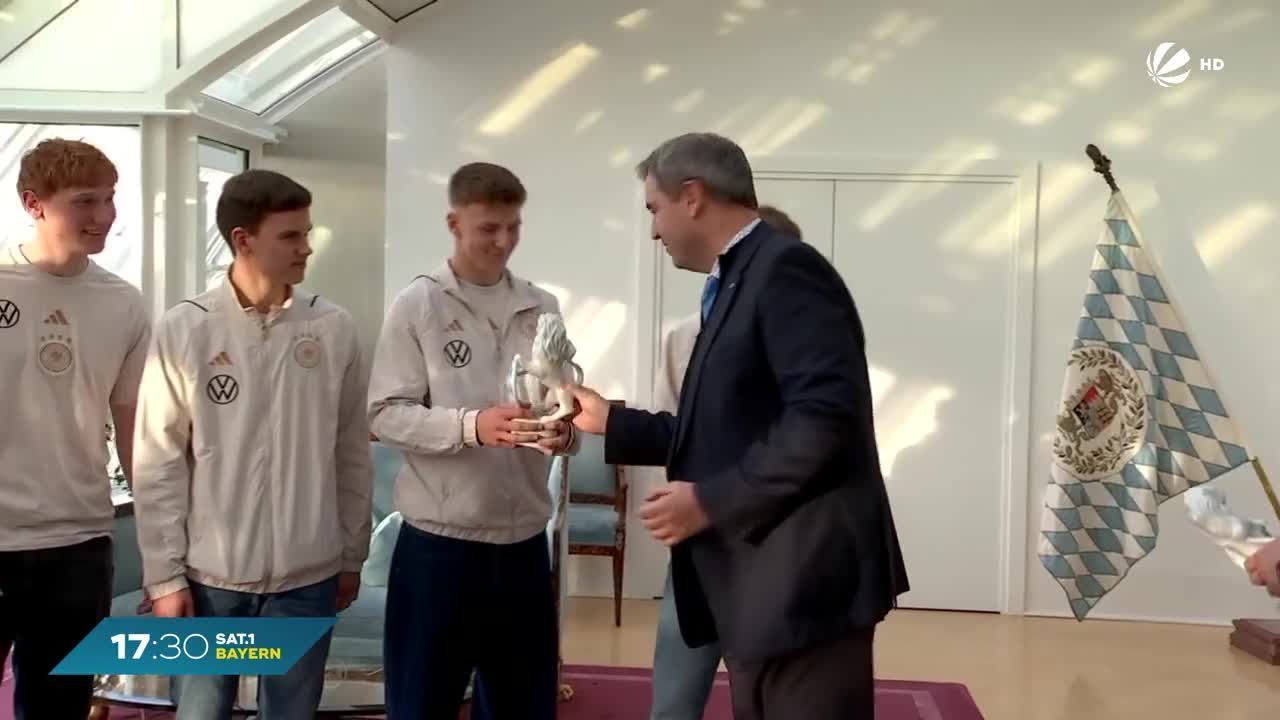U17-Fußball-Weltmeister: Söder ehrt Spieler aus Bayern