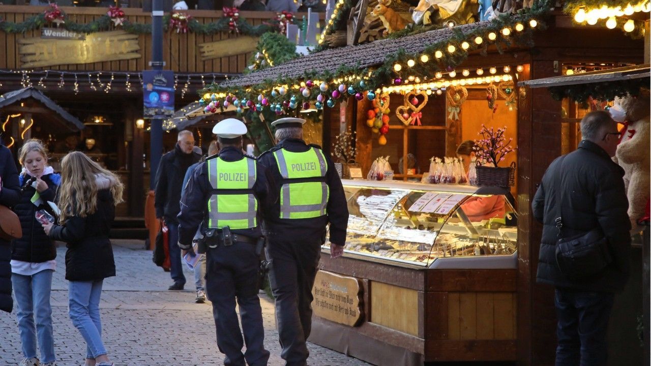 Faeser will Messerverbot auf Weihnachtsmärkten streng kontrollieren lassen