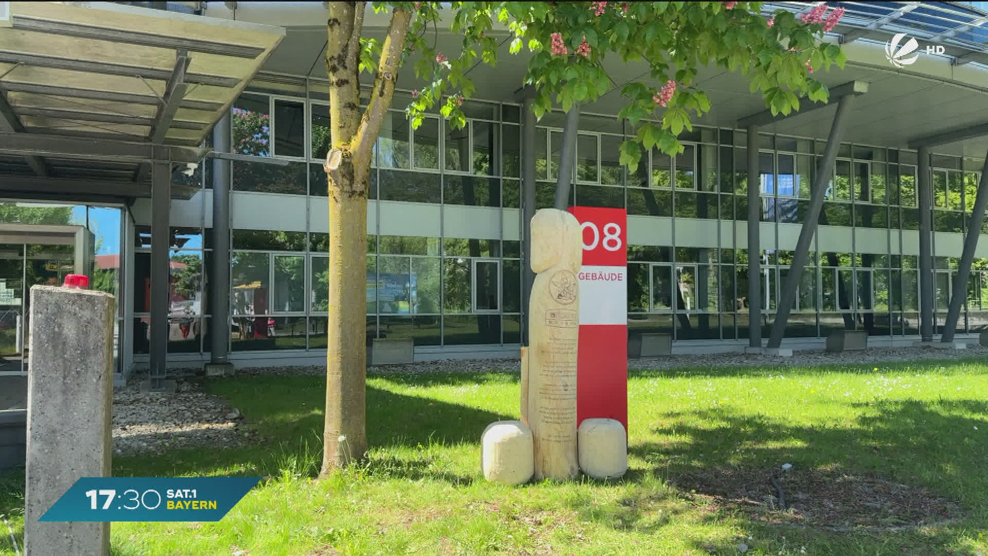 Polizeieinsatz wegen Penis-Skulptur: Überraschung bei Antenne Bayern