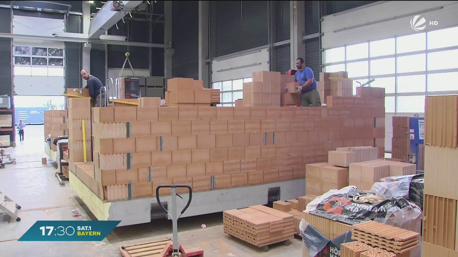 Video: Schnell und günstig: Schwaben baut Wohnhäuser wie am Fließband