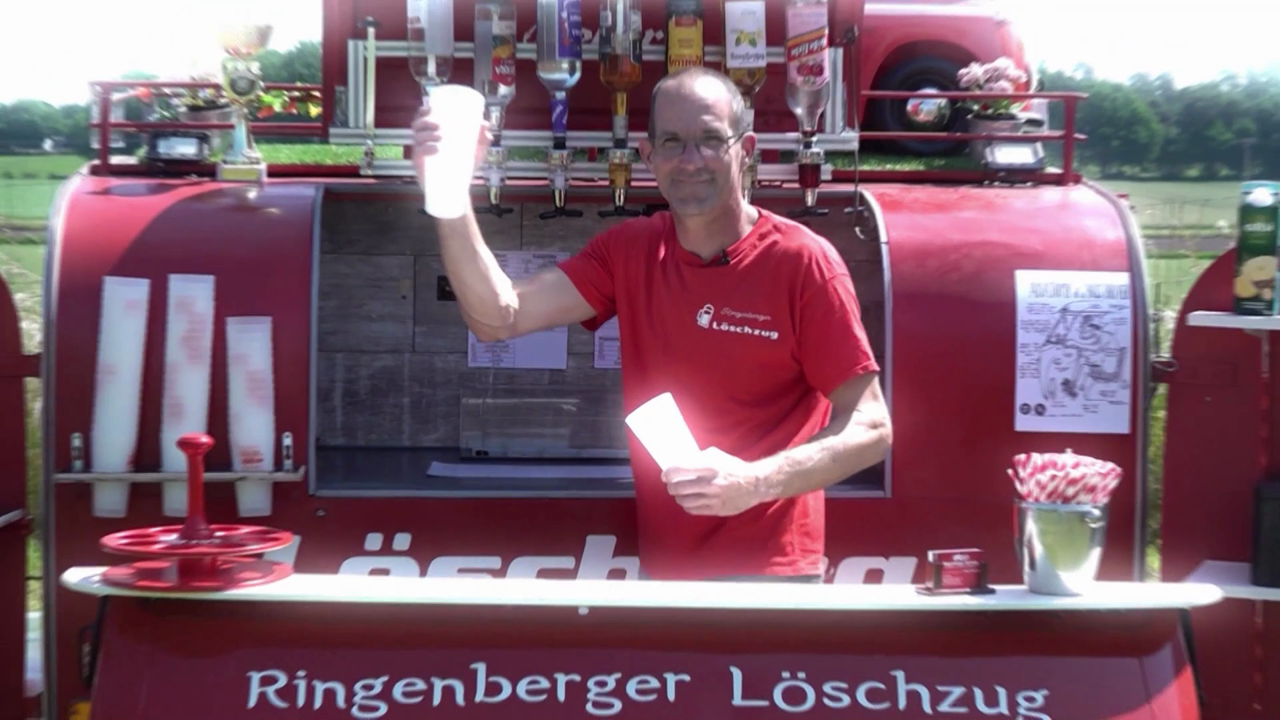 Video: Vom Tischler zum Barkeeper: Gregor und sein selbstgebauter Löschzug