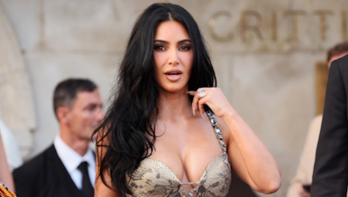 Kardashians und Co.: Wilde Outfits auf Bezos Polterabend