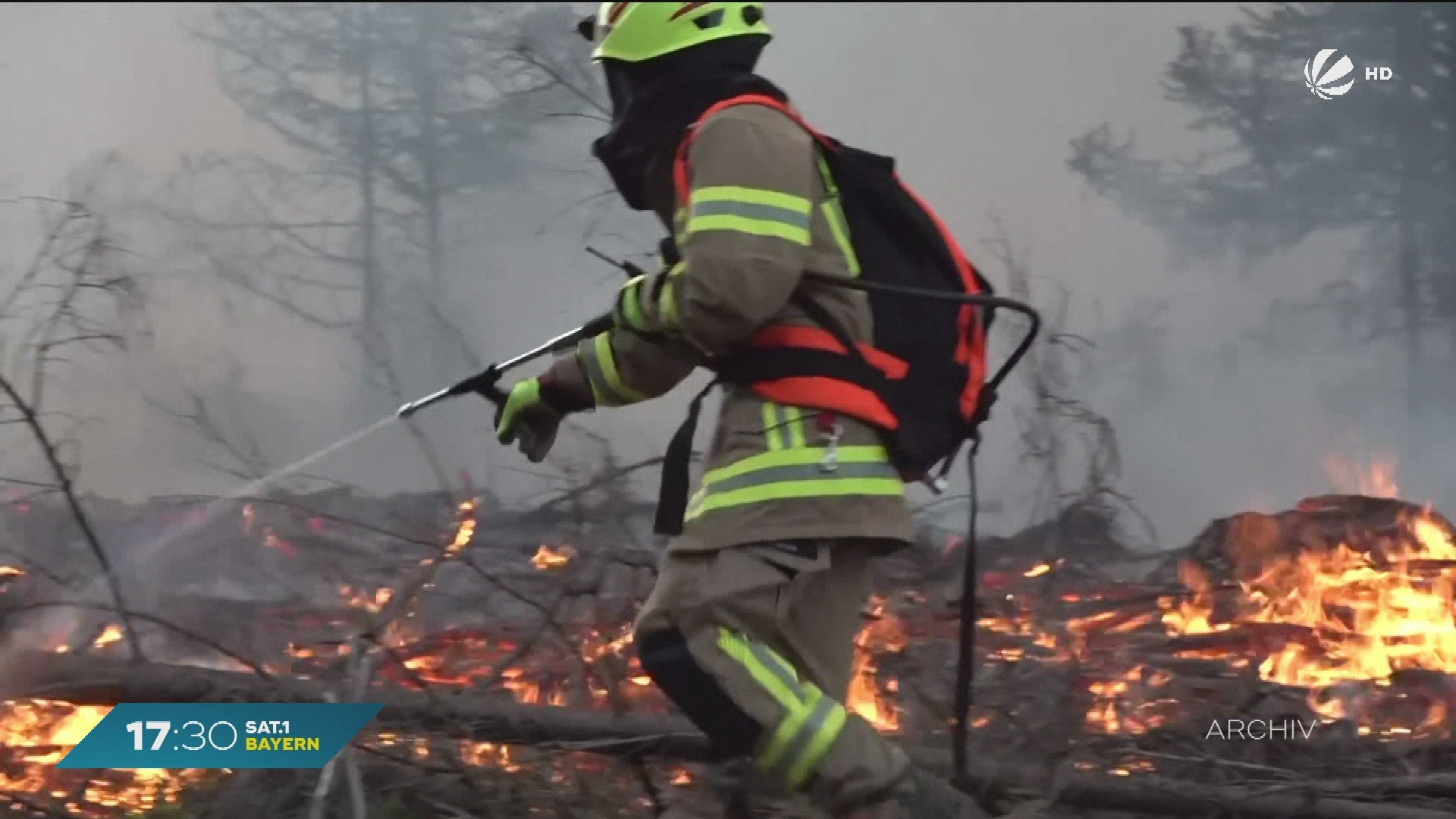 Video: “Red Farmers” bei Waldbränden: Landwirte unterstützen Feuerwehr