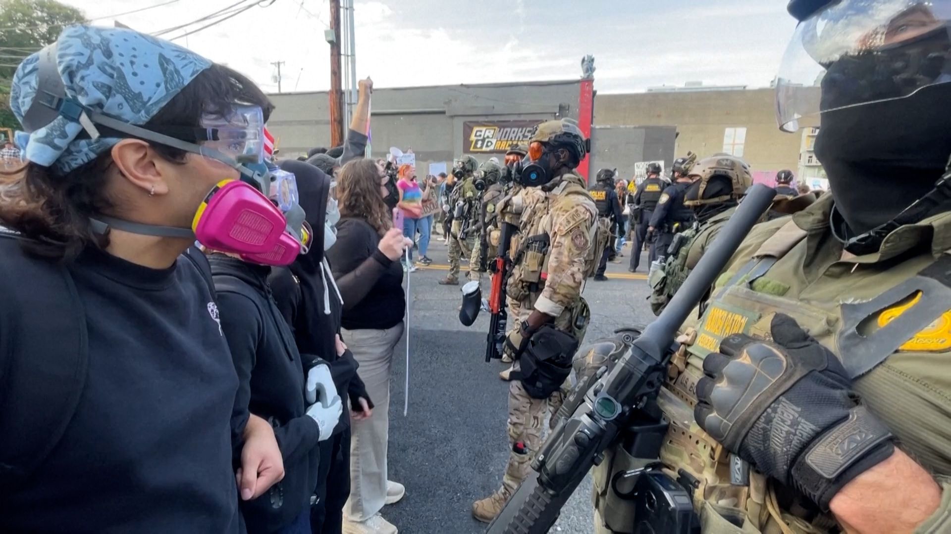 Video: Machtkampf in Portland: Trump will Militär entsenden