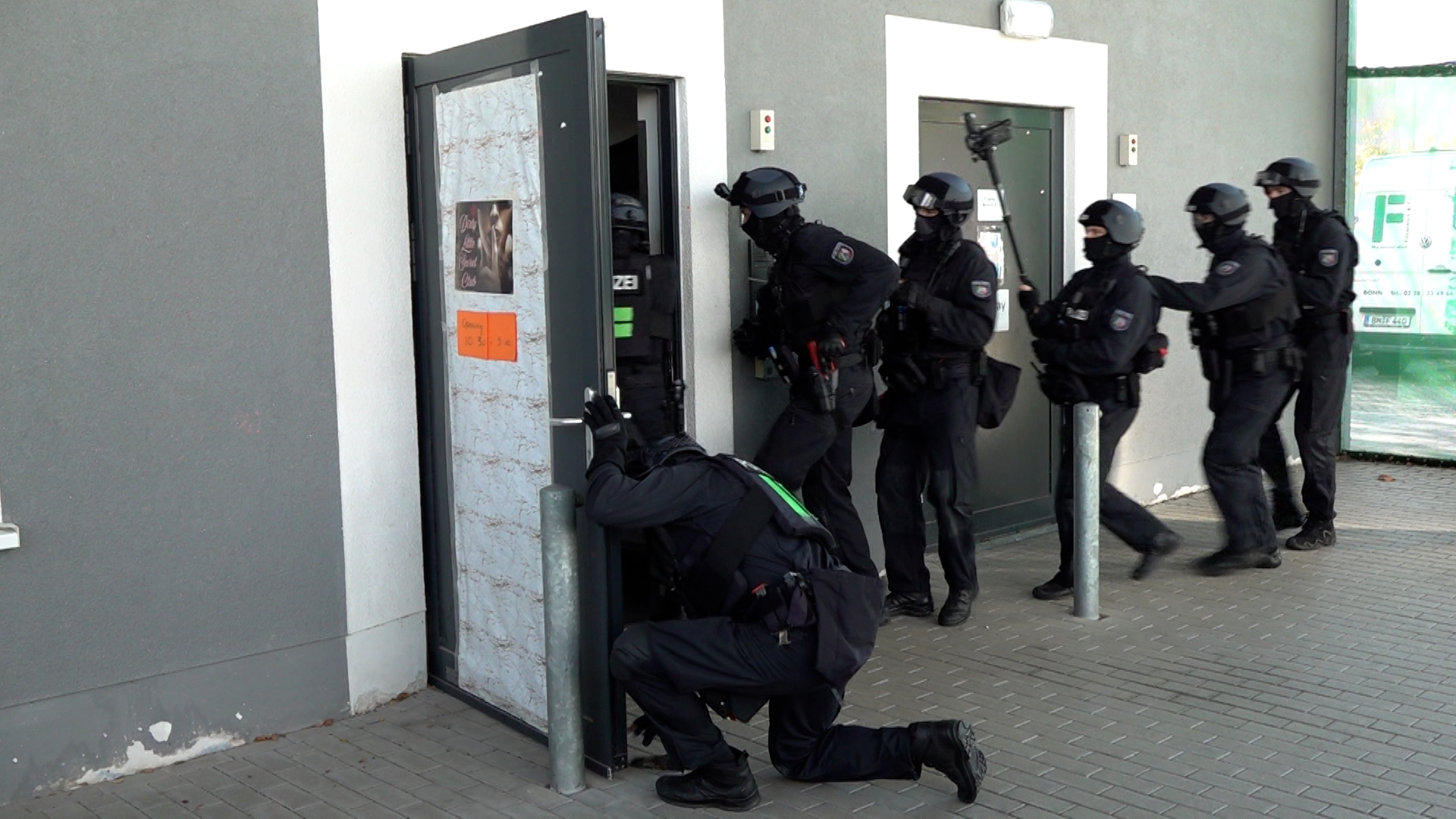 Video: Internationale Übung gegen Menschenhandel