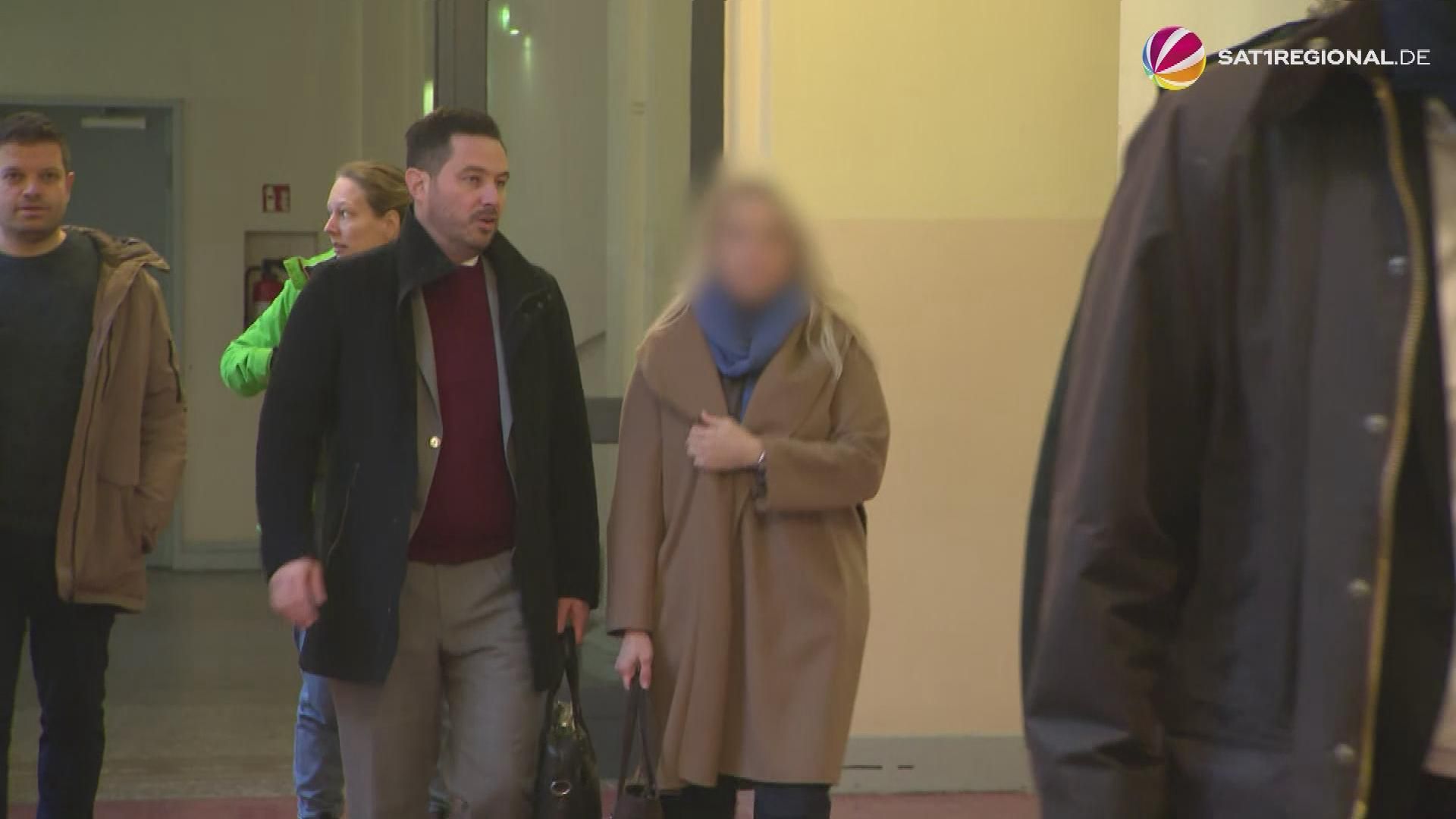 Video: Block-Prozess: Neue Ehefrau von Ex-Mann Hensel als Zeugin geladen