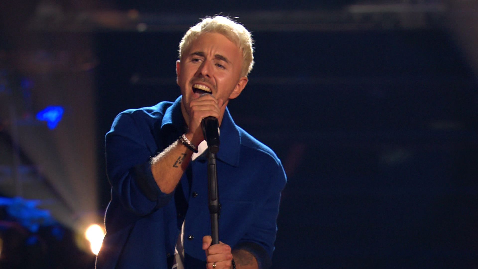 Andrea Galleti fights with 