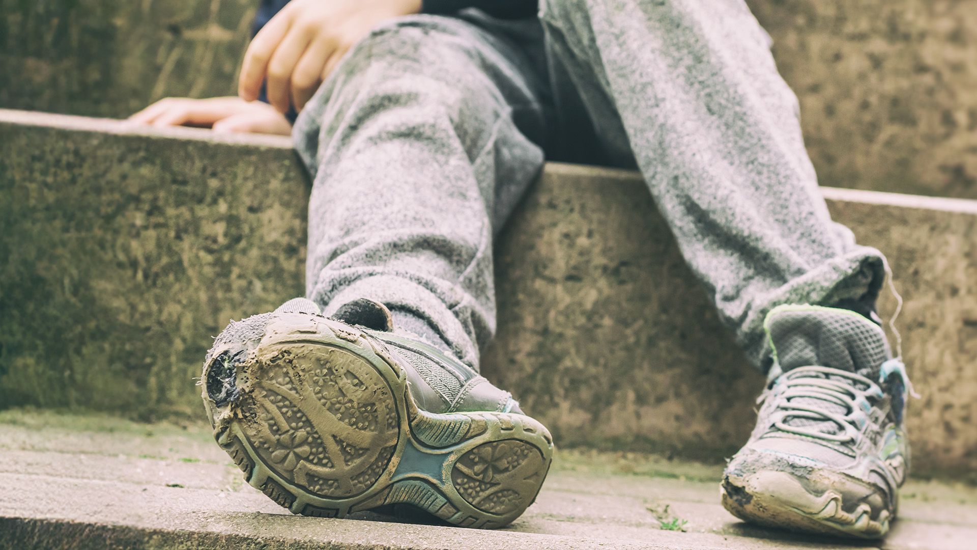 Video: So viele Kinder in Deutschland leben in Armut