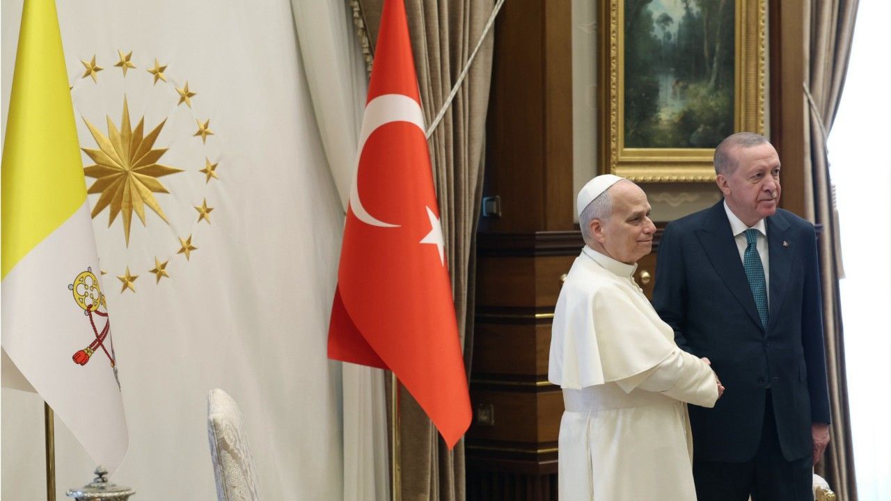 Erste-Auslandsreise-Papst-Leo-in-der-T-rkei