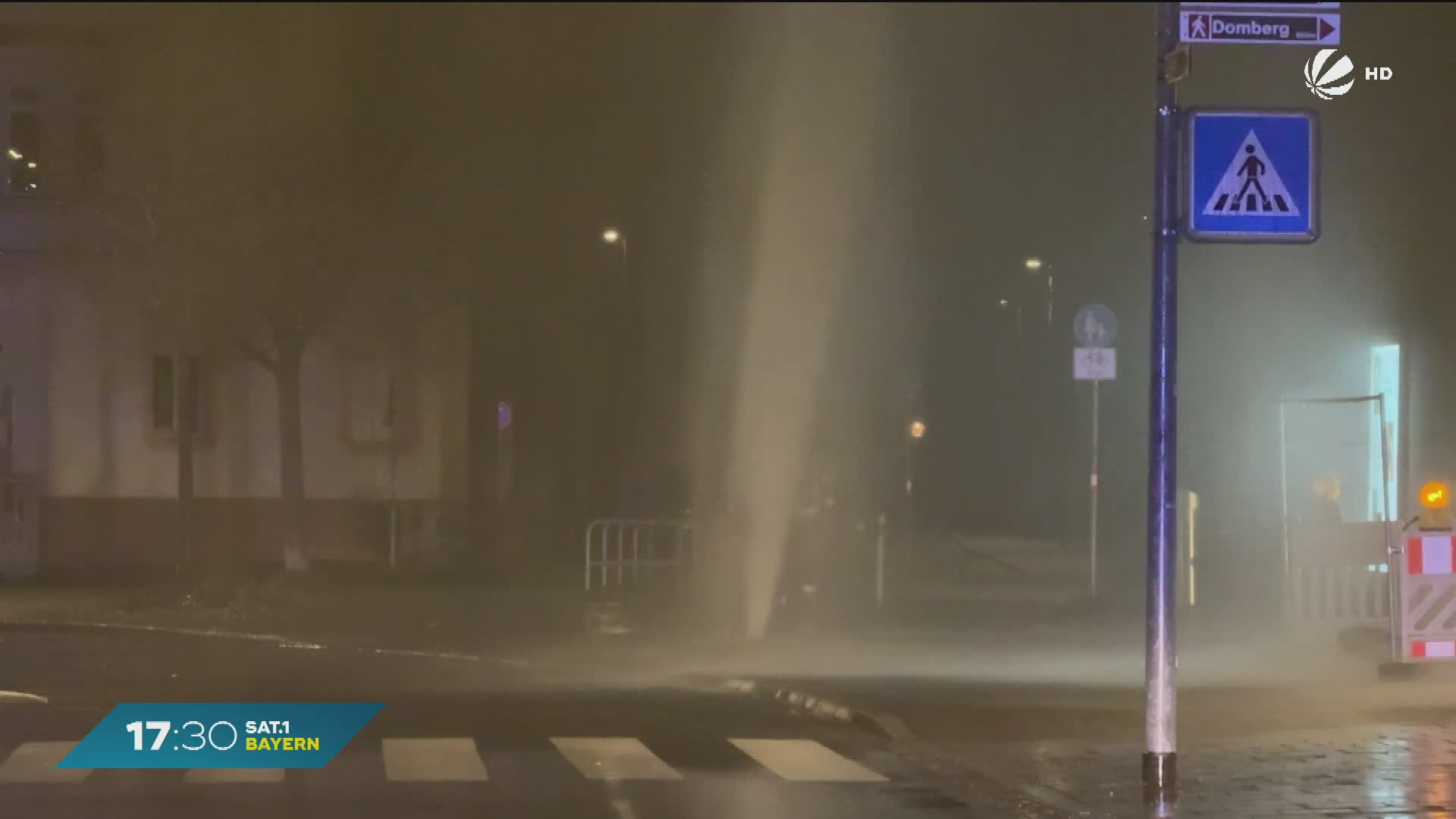 Video: Defekter Hydrant in Bamberg: Feuerwehr kämpft gegen Wassermassen