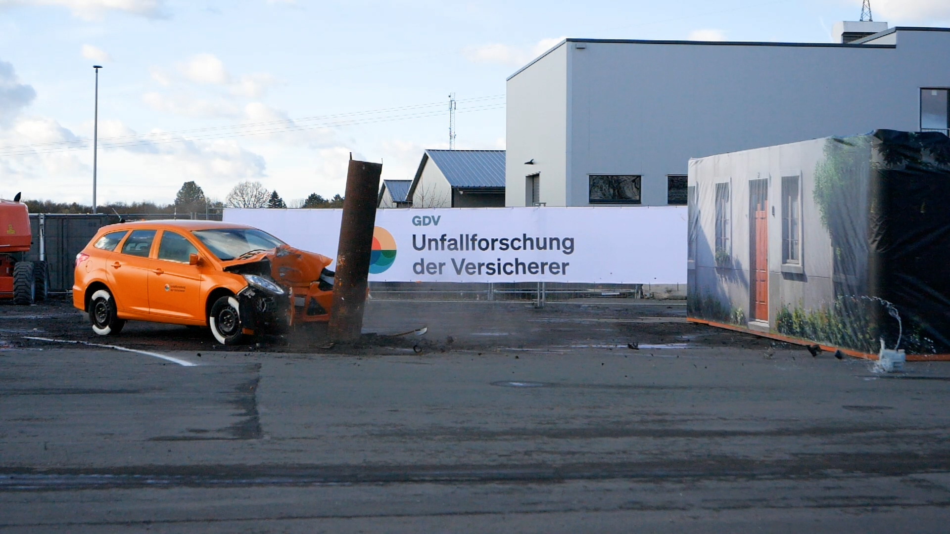 Video: Crashtest in Münster zeigt Unfallgefahren