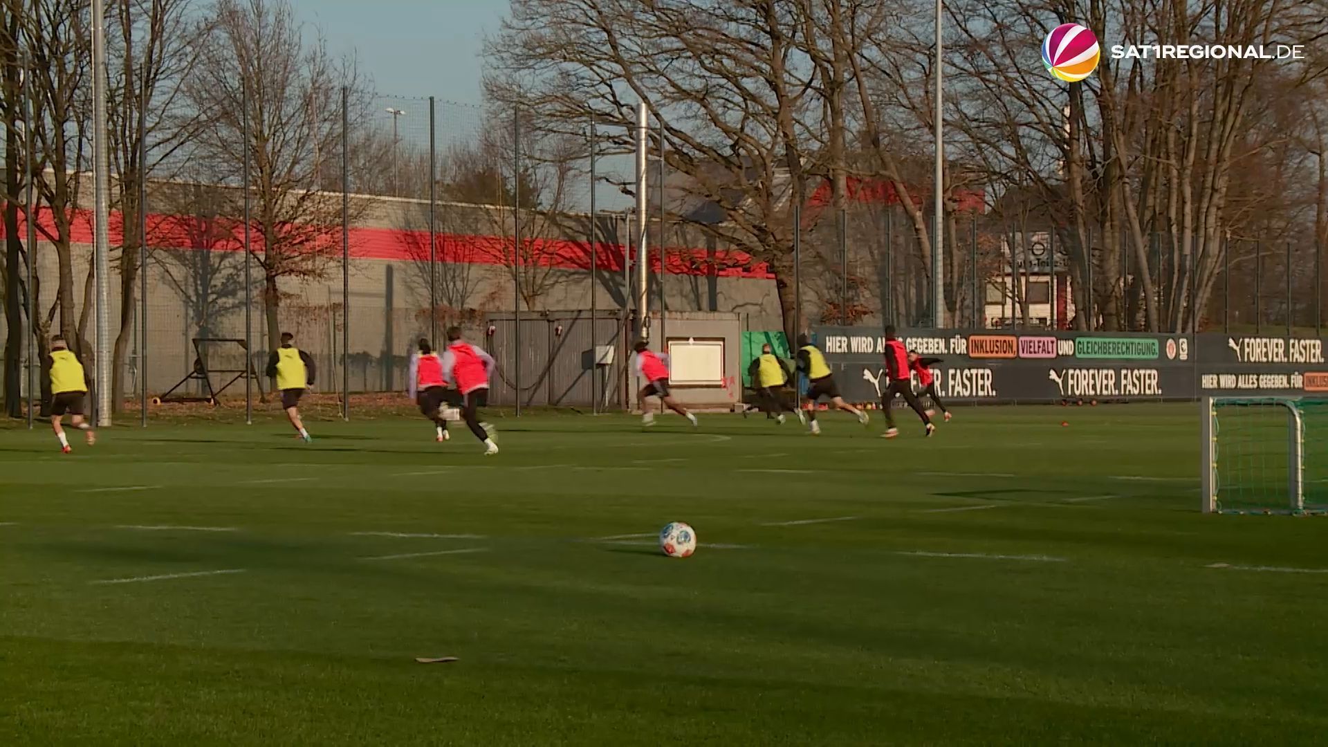 Video: FC St. Pauli will mit einem Sieg gegen Mainz den Relegationsplatz verlassen