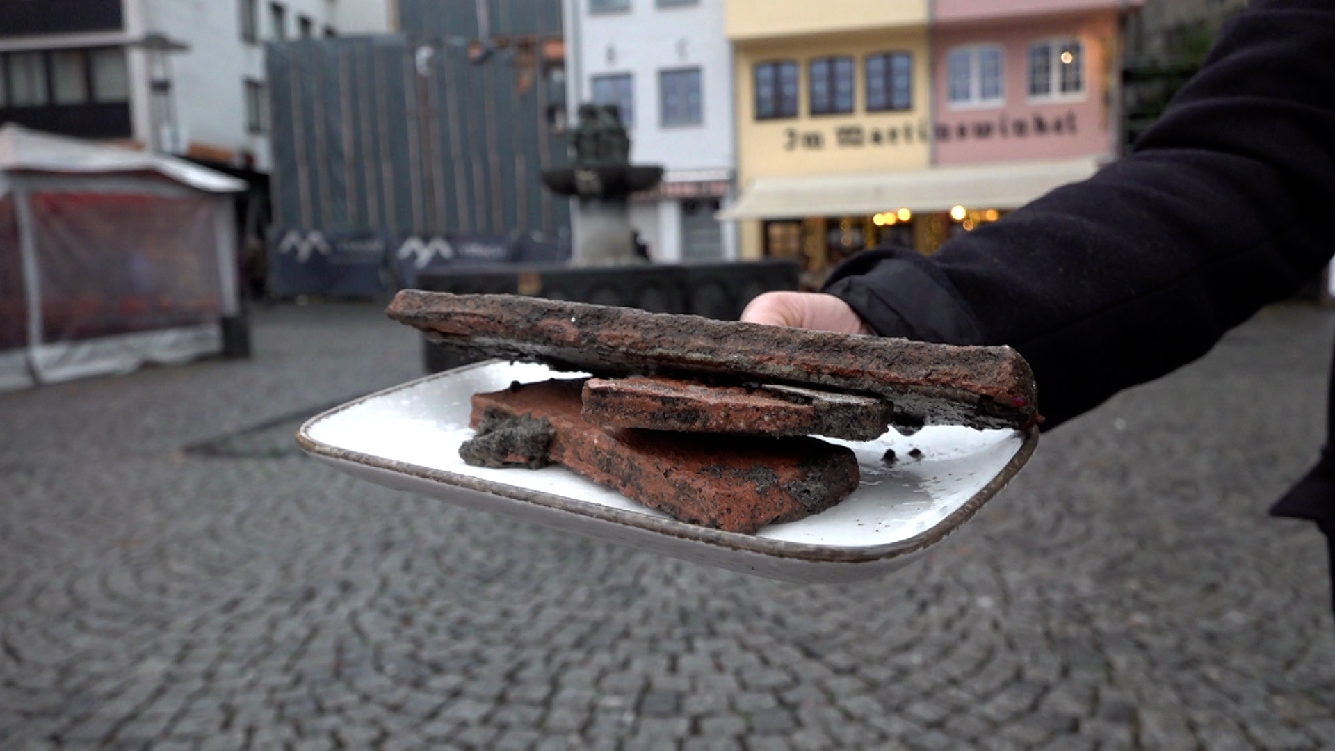 Video: Restaurant in Köln bleibt 34 Monate geschlossen