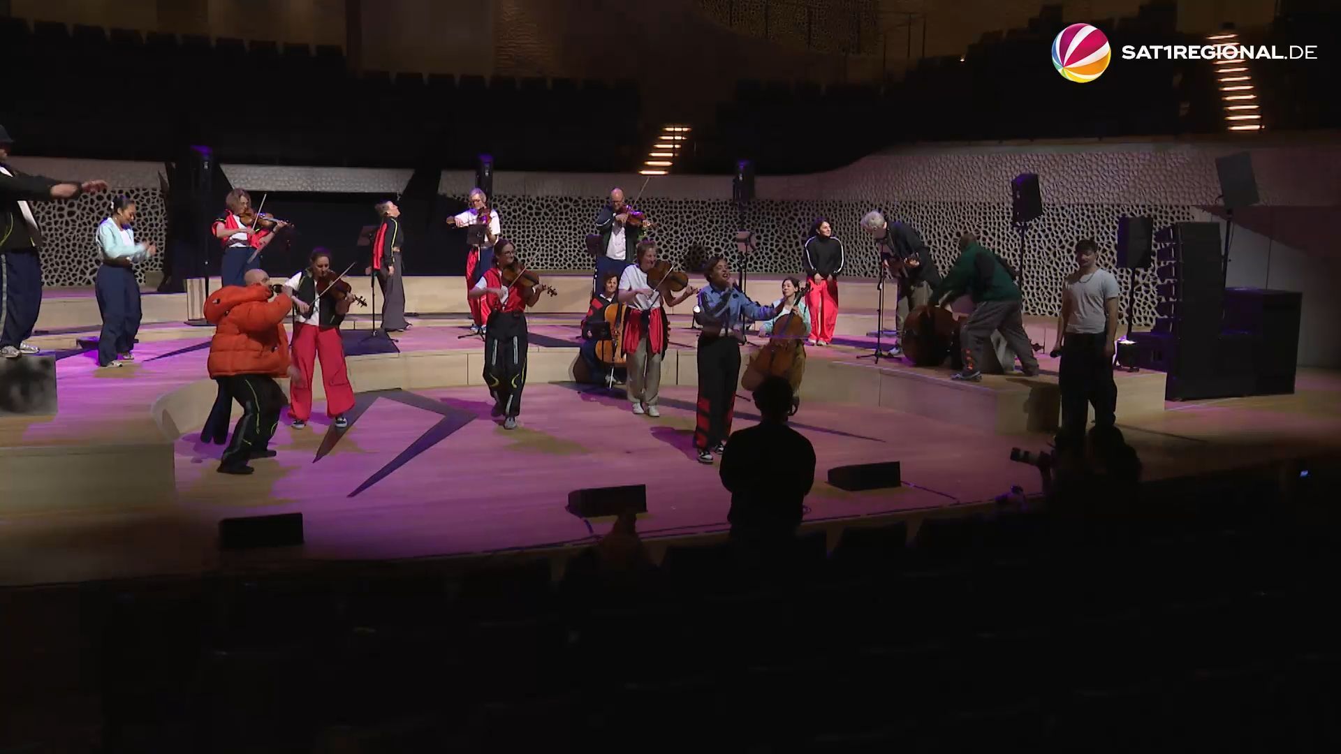 Video: Hip-Hop trifft Klassik in der Elbphilharmonie: Ballett „Apollon musagète“ neu interpretiert