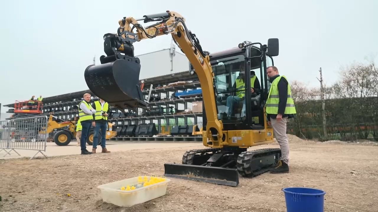 Video: Traumjob Baggerfahrer: Zwischen Spaß und Präzision