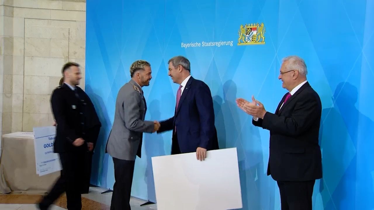 Video: Nach Olympia in Cortina: Söder ehrt Bayerns Wintersportler