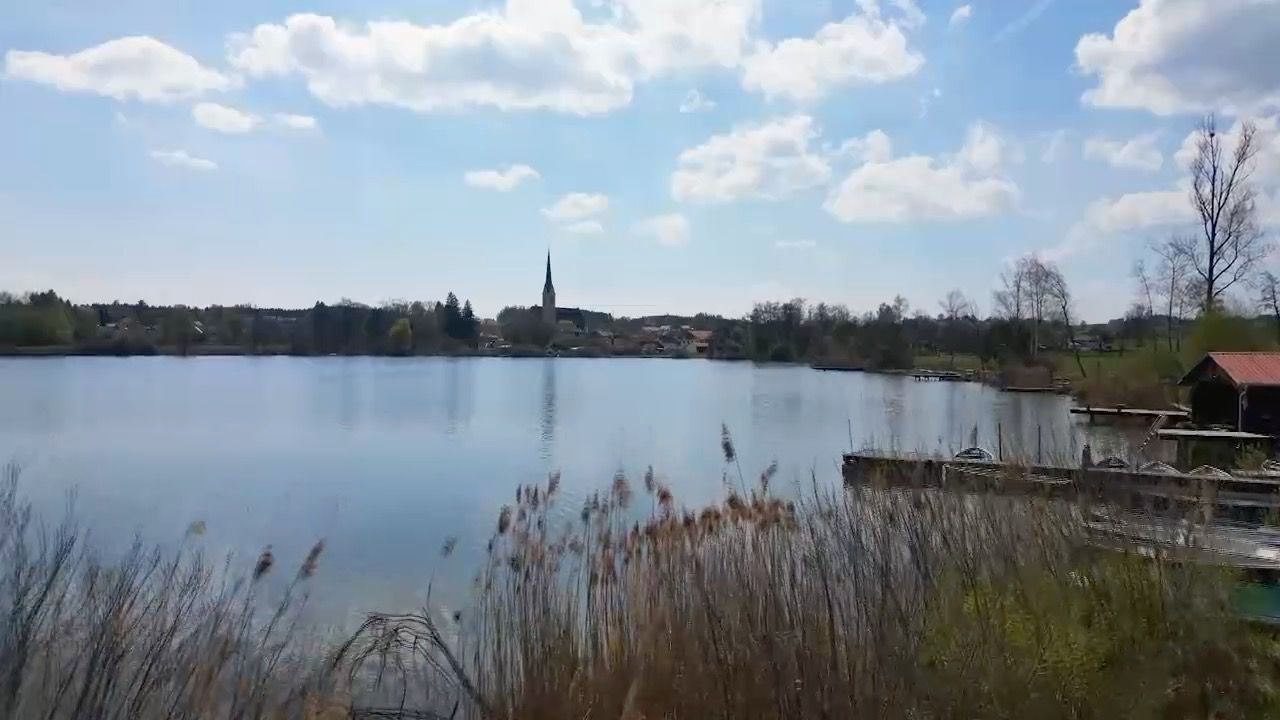 Video: Frühlingswetter in Oberbayern: Sonne und 20 Grad am Obinger See