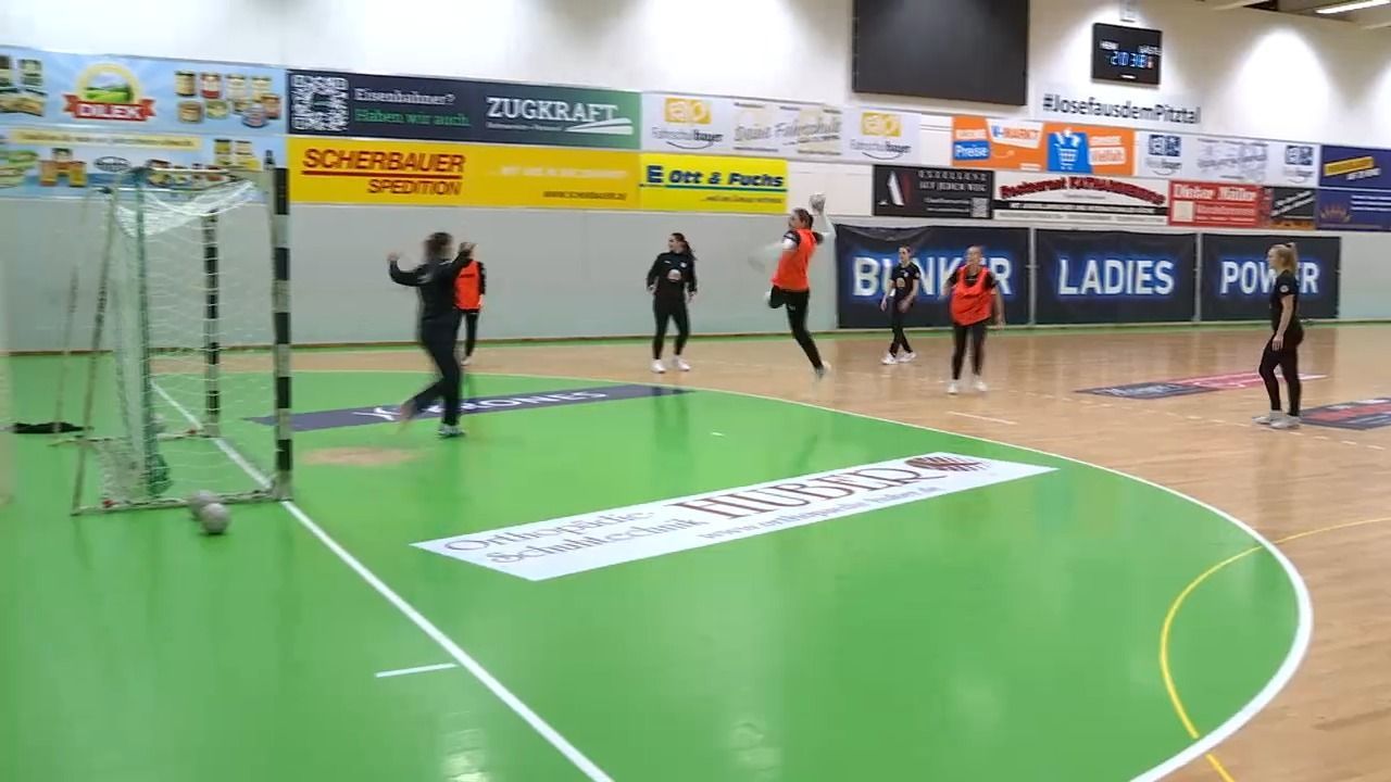 Video: Bayernsport: Handballerinnen des ESV Regensburg an der Spitze