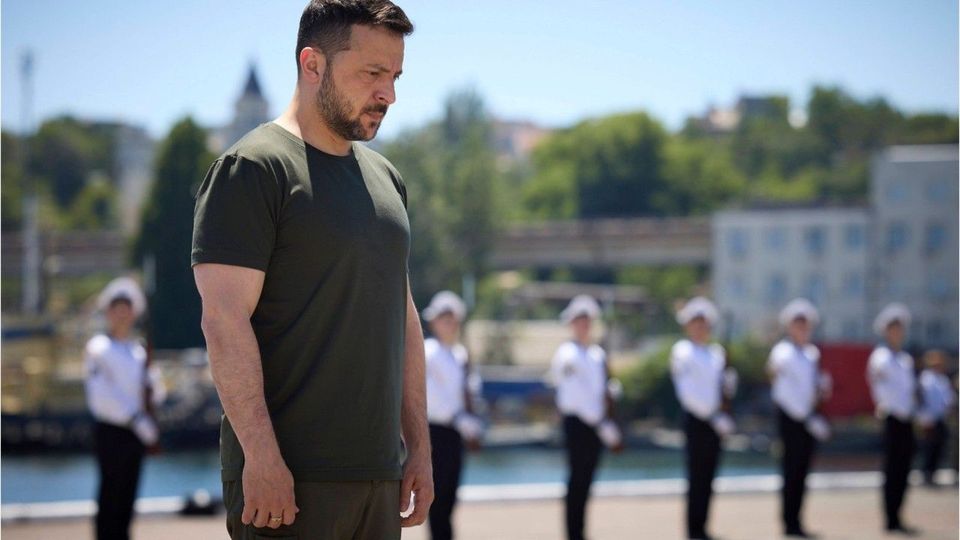 Selenskyj: Zerbombtes Krankenhaus wird wieder aufgebaut
