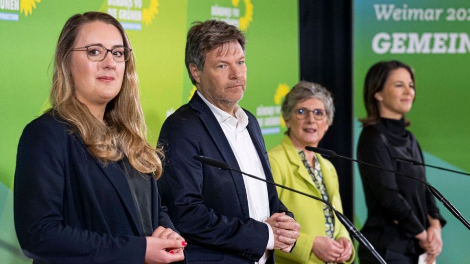 Grüne lehnen schwarz-rotes Milliardenpaket ab