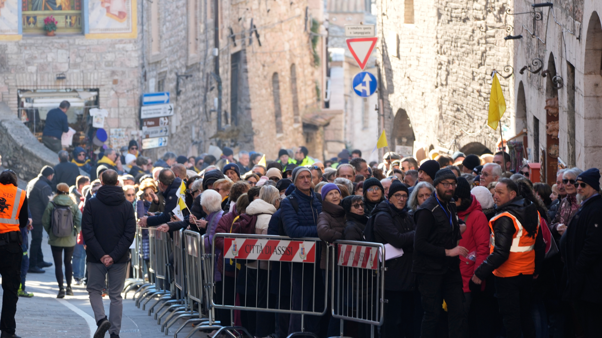 Video: Assisi zeigt Gebeine des Hl. Franziskus