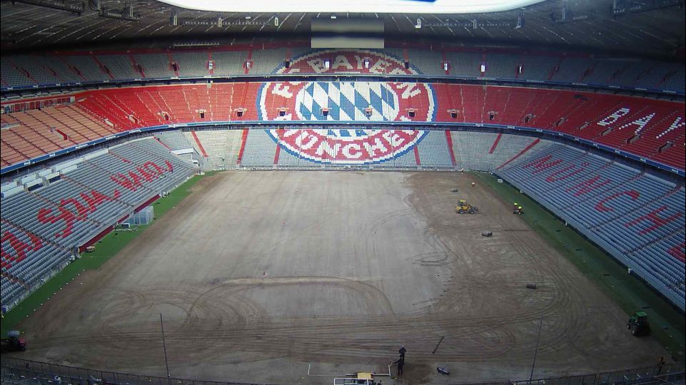 Kurz vor FC Bayern-Match: Allianz Arena hat keinen Rasen mehr