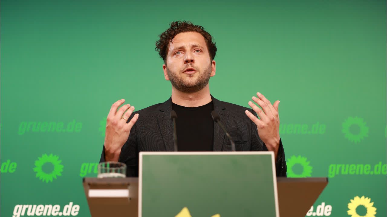 Video: Grüne drohen mit Klage gegen Sparpaket