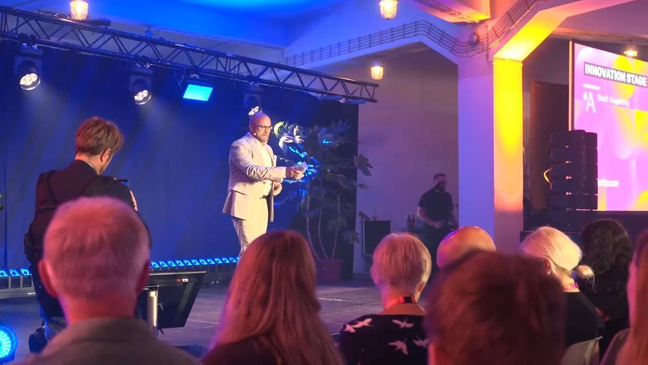 Video: KI-Standort Bayern: Digitalminister setzt auf digitale Zukunft