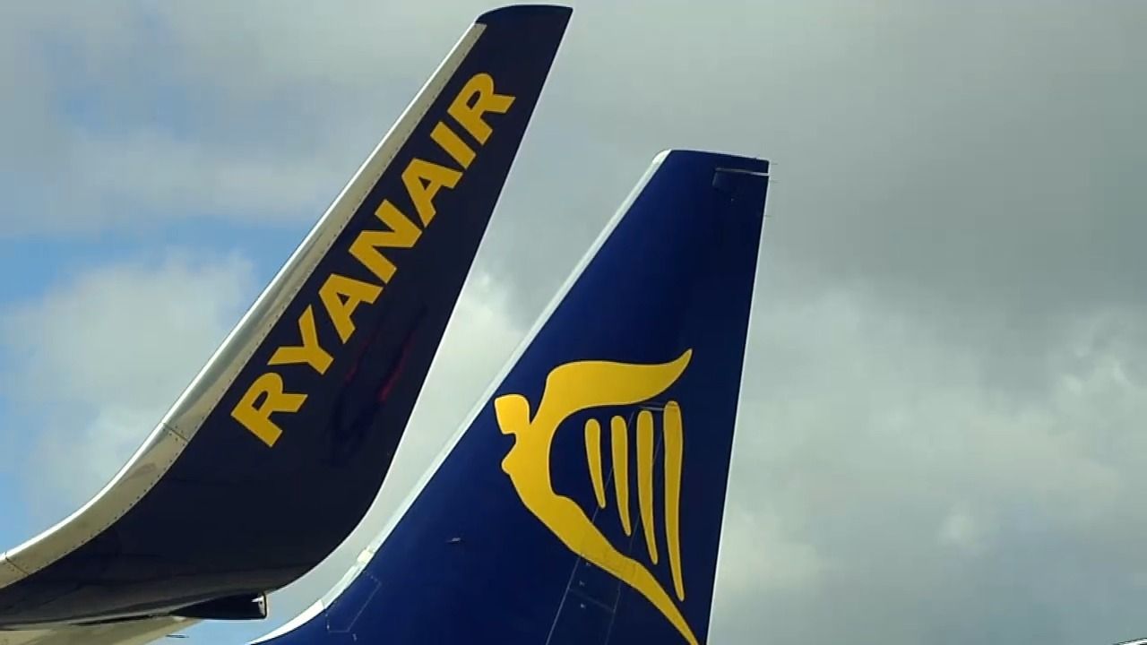 Video: Mann aus Flugzeugfenster gesogen: Wie kann so etwas passieren?
