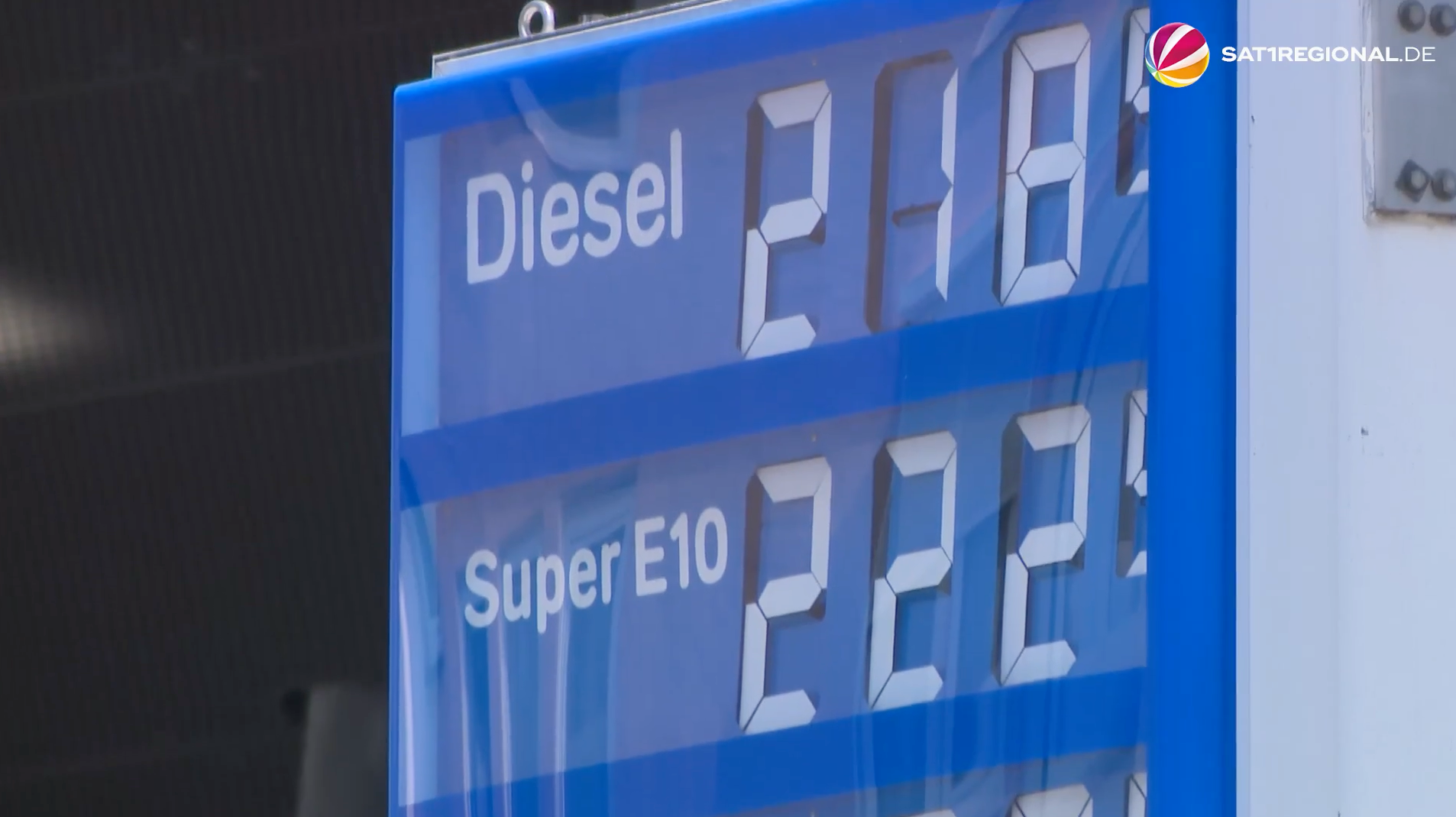 Video: Spritpreis-Regel: 250 Tankstellen in Niedersachsen erhalten Verwarngelder