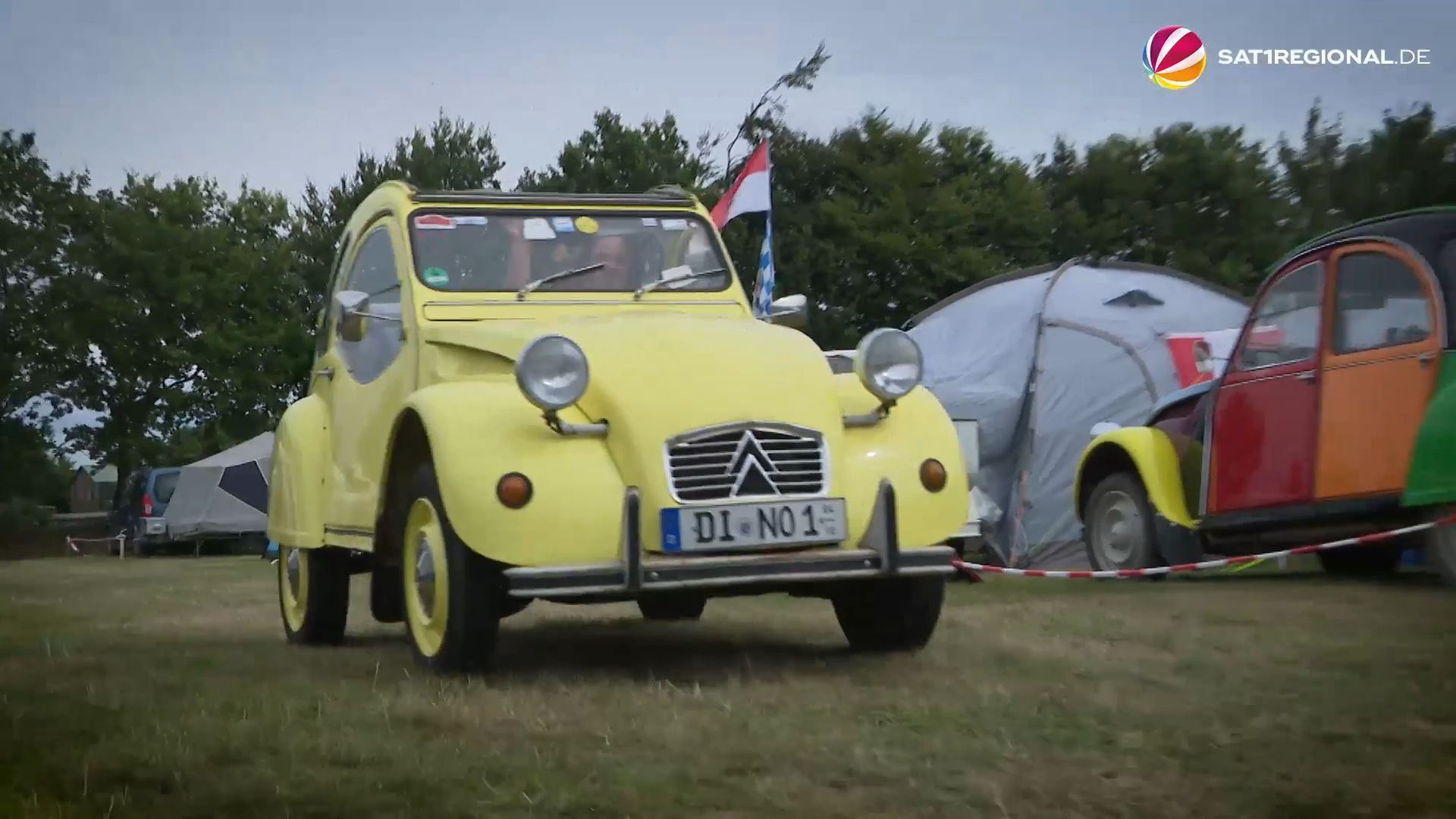 Video: "Enten"-Treffen: Mehr als 600 Citroën 2CV-Liebhaber in Kropp