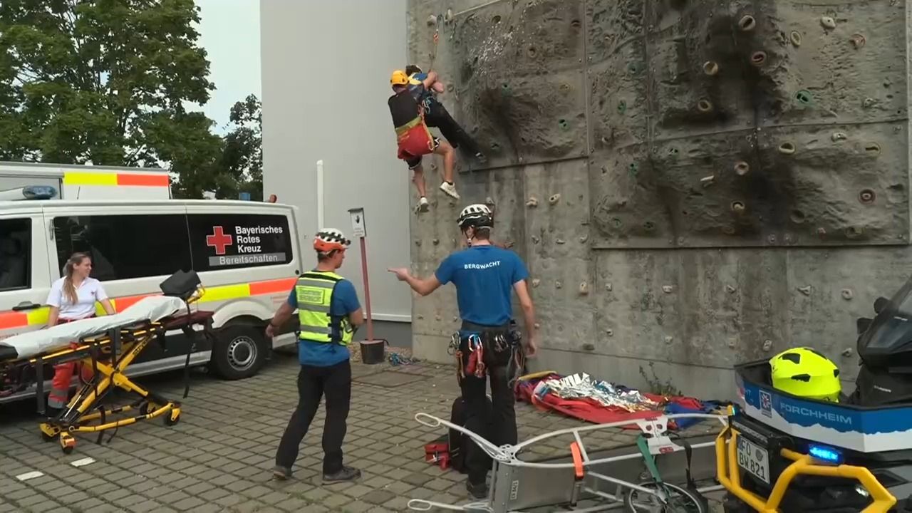 Video: Katastrophenschutz im Ernstfall: Einsatzkräfte proben Ausnahmezustand